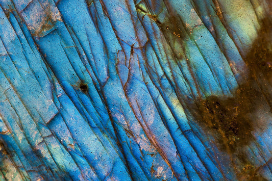 Why Labradorite Flashes Blue